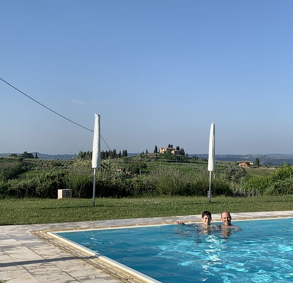 Via Francigena - San Gimignano relax in the pool with view